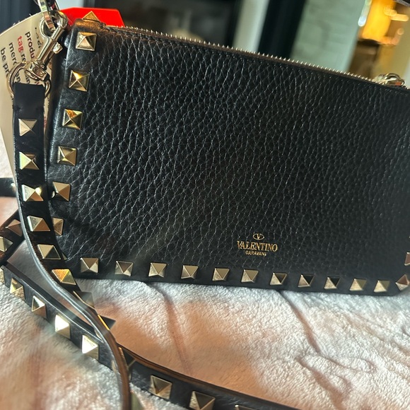 Authentic Valentino Garavani as new Rockstud black bag - Picture 2 of 13